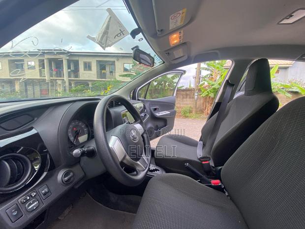 Toyota Vitz 1.3 AWD 5dr 2015 Silver