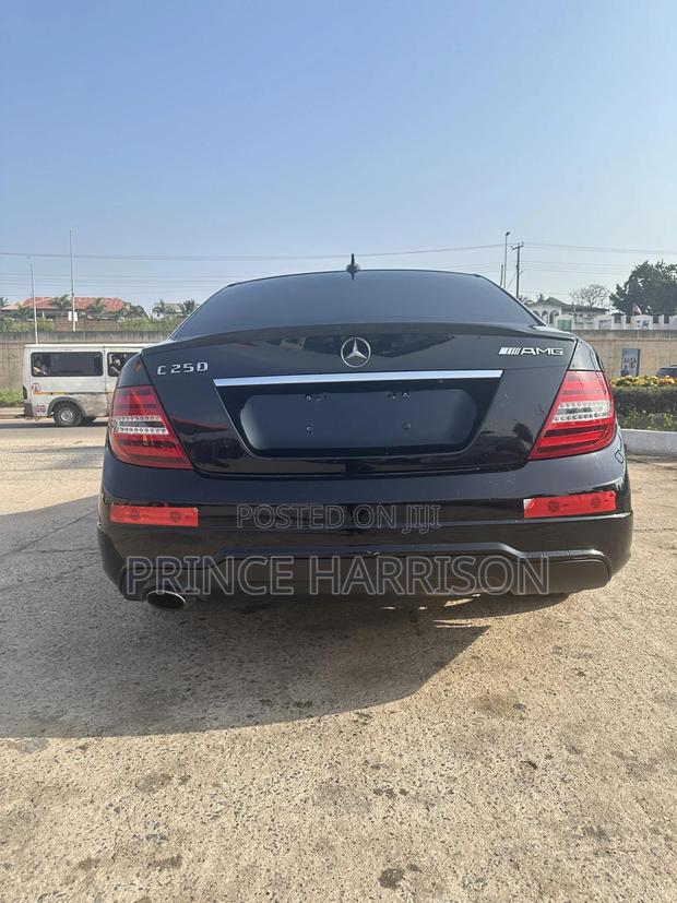 Mercedes-Benz C250 2014 Black