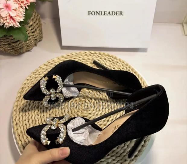 Black Velvet High-Heeled Pumps F photo 2