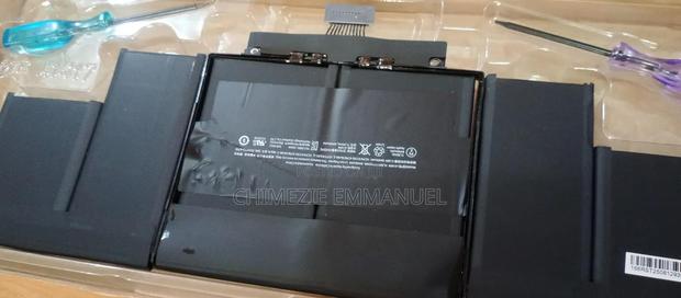 Macbook Pro Battery A1494 photo 2