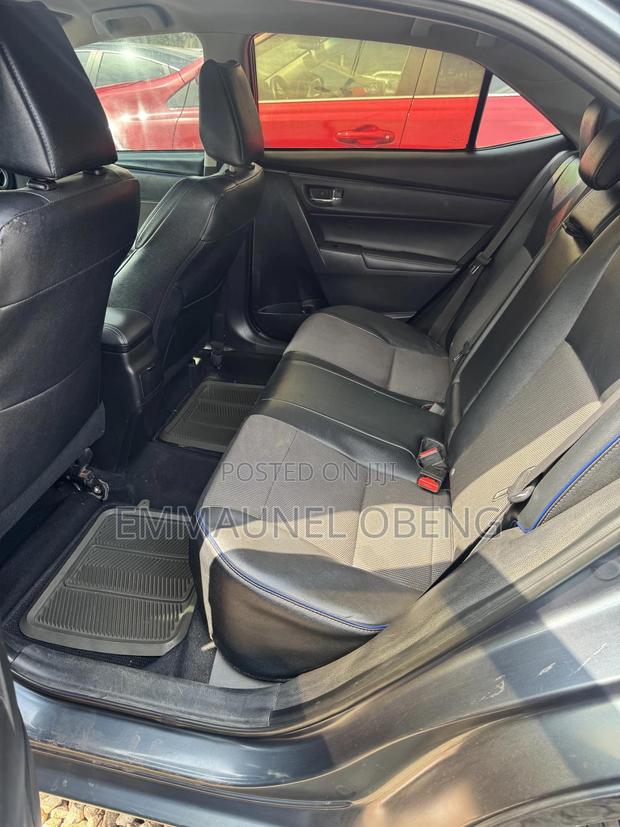 Toyota Corolla 2017 Gray photo 6