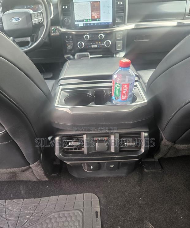 Ford F-150 Raptor 2021 Red