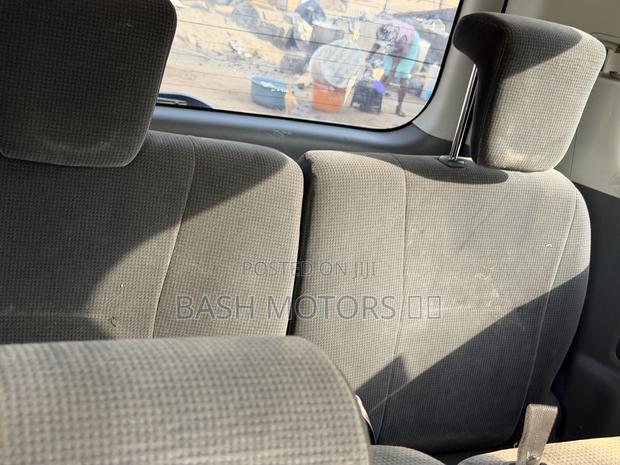 Toyota Voxy 2012 Silver