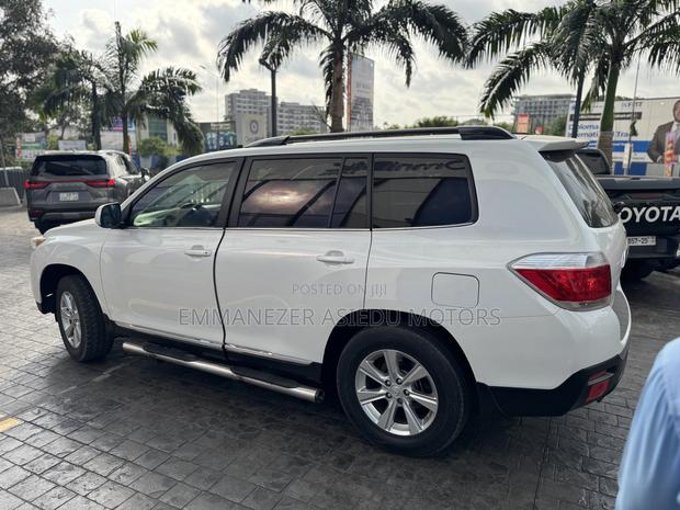 Toyota Highlander Limited 2011 White photo 2