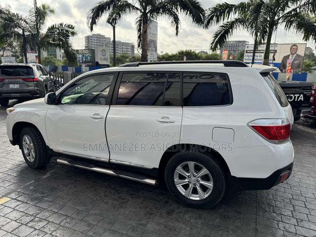 Toyota Highlander Limited 2011 White photo 4