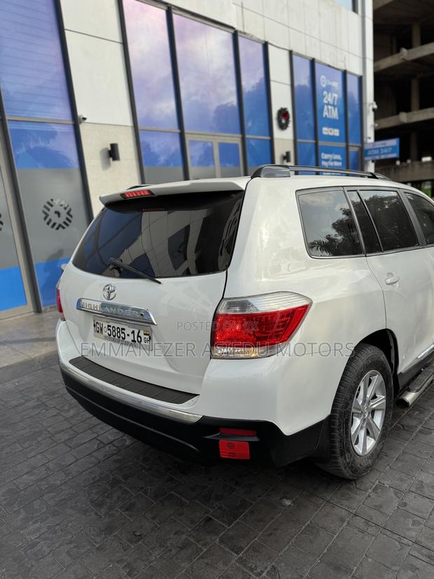 Toyota Highlander Limited 2011 White photo 6