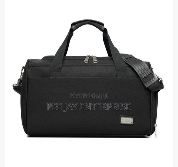 Multifunctional Black Duffle Bag photo 2