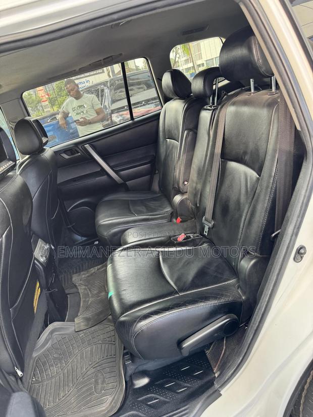 Toyota Highlander Limited 2011 White photo 12