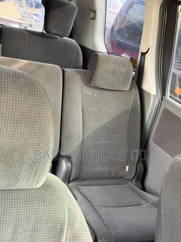 Toyota Voxy 2012 Silver