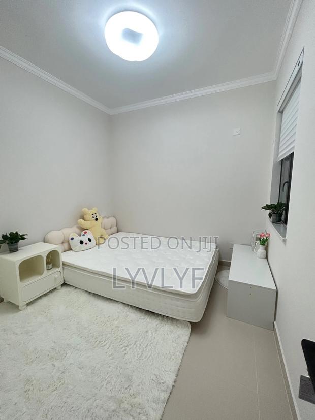 Luxury One and Half Mattress photo 4