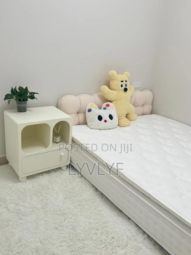 Luxury One and Half Mattress photo 3