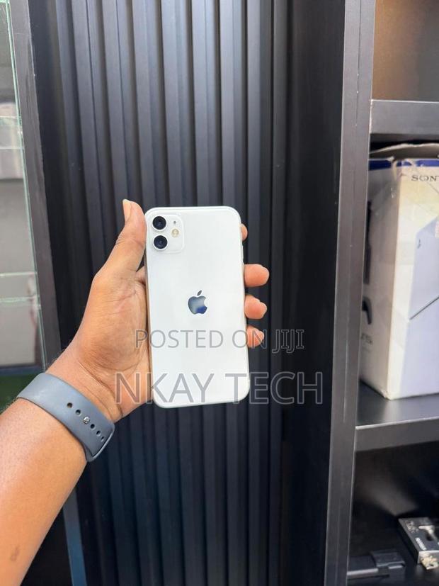 Apple iPhone 11 64 GB White photo 2