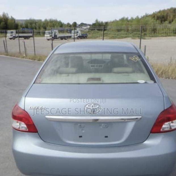 Toyota Belta 2011 Blue
