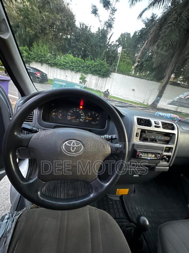 Toyota HiAce 2013 Silver