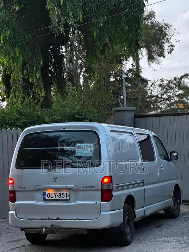 Toyota HiAce 2013 Silver