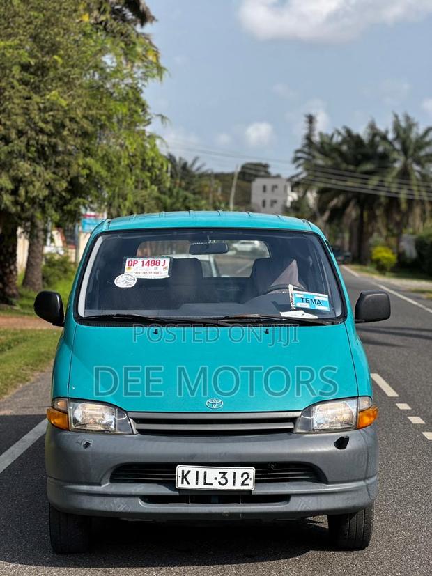Toyota HiAce 1999 Green