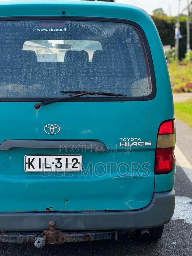 Toyota HiAce 1999 Green