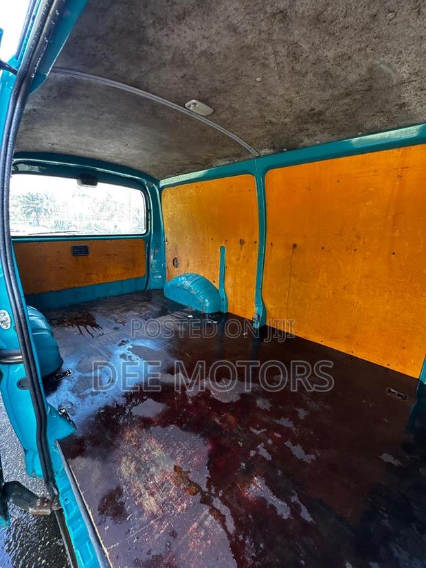 Toyota HiAce 1999 Green