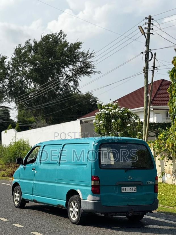 Toyota HiAce 1999 Green