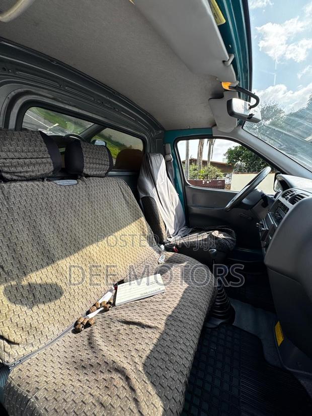 Toyota HiAce 1999 Green