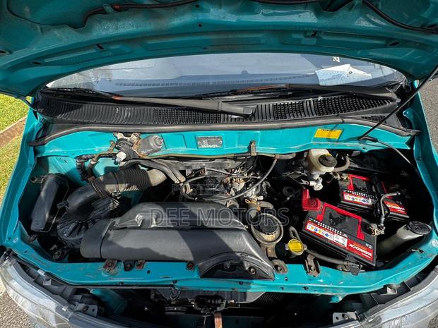 Toyota HiAce 1999 Green