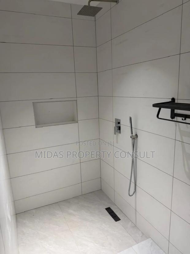 5bdrm House in Tseaddo, Tema Metropolitan for sale photo 19