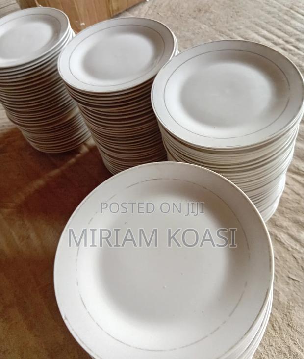 Homey Ceramic Side Plates: Rent