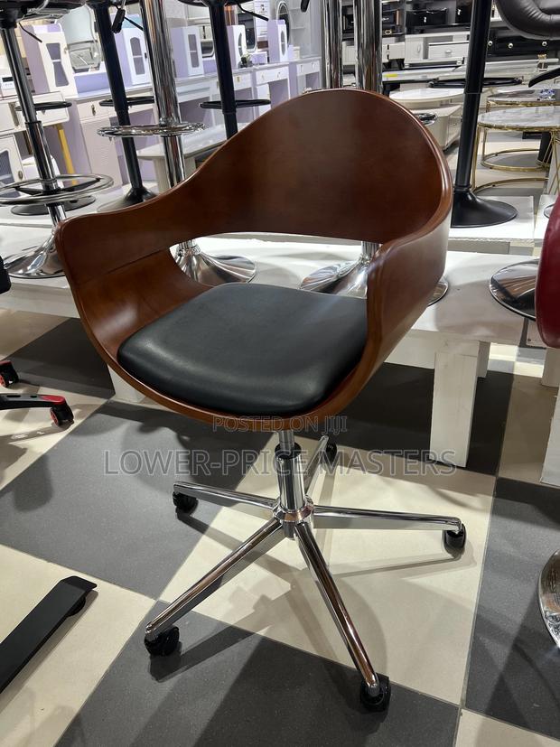 Modern Saloon Chair / Office Chair · Photo 2