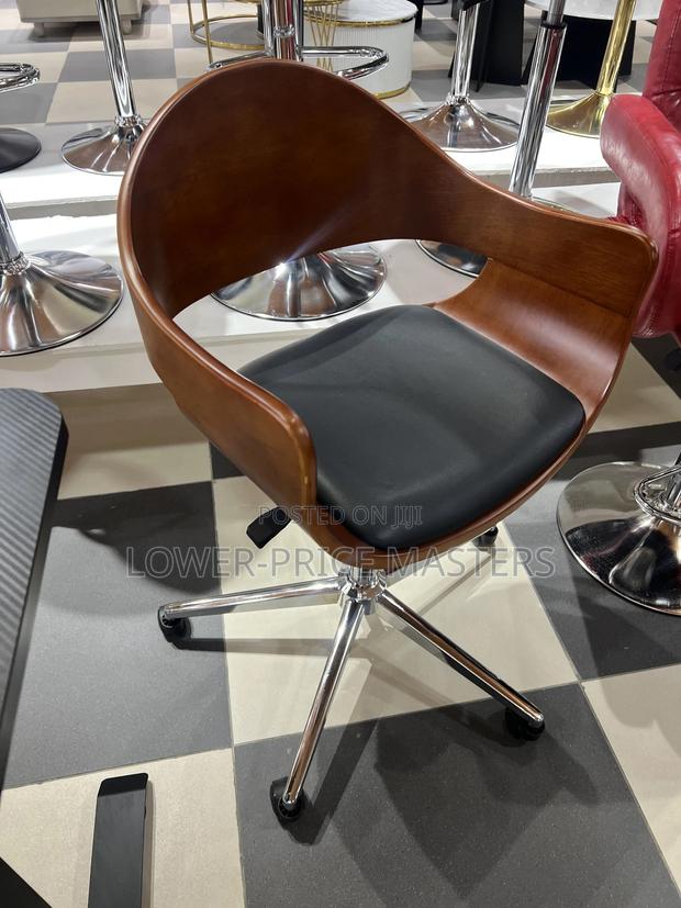 Modern Saloon Chair / Office Chair · Photo 3