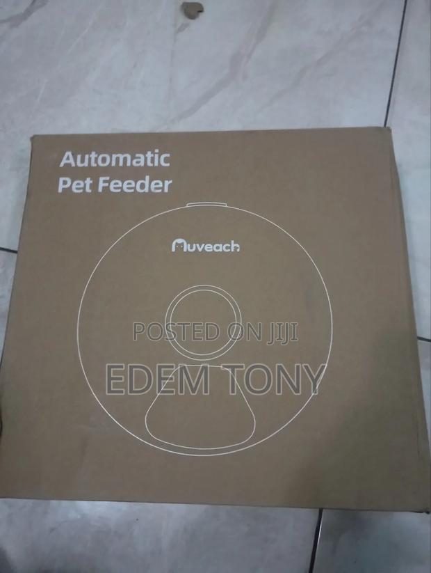 Automatic Pet Feeder · Photo 2