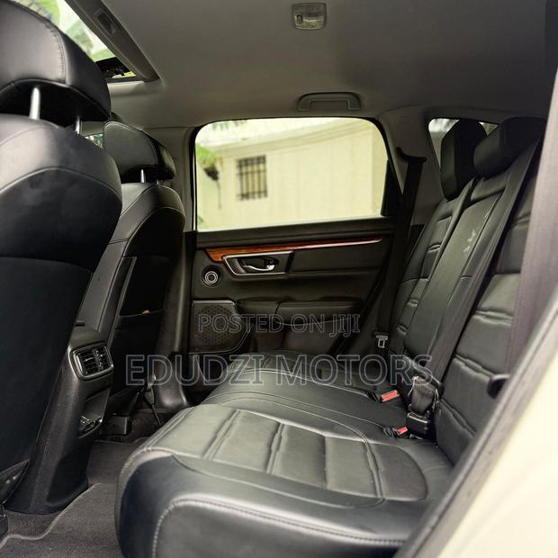 Honda CR-V Touring 4dr SUV AWD (1.5L 4cyl CVT) 2017 White