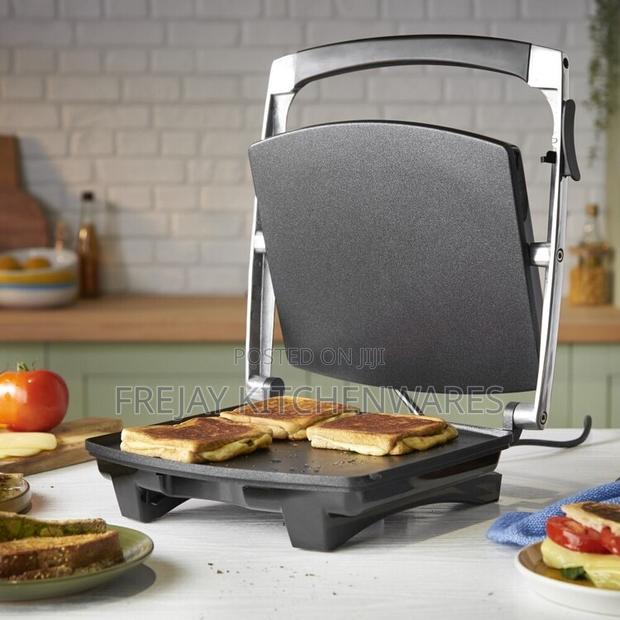 Russell Hobbs 4 Slice Sandwich Press Black