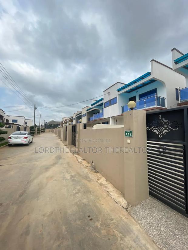 Fully Furnished Three Bedroom Self Compound