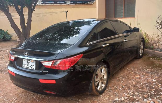 Hyundai Sonata Limited 2.0T w/17" Wheels (2.0L 4cyl 6A) 2011 Black