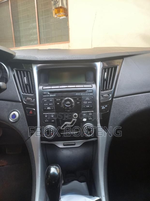 Hyundai Sonata Limited 2.0T w/17" Wheels (2.0L 4cyl 6A) 2011 Black