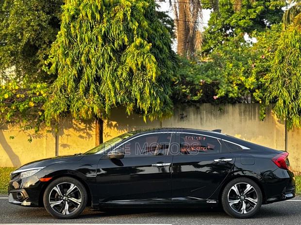 Honda Civic Touring 4dr Sedan (1.5L 4cyl) 2016 Black