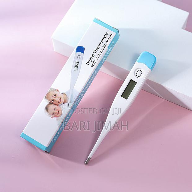 Digital Thermometer – Fast, Accurate Body Temperature Checker · Photo 3