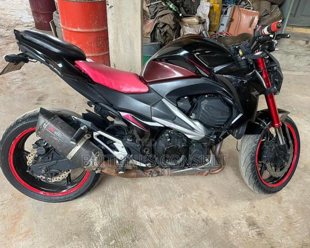 Kawasaki Z750 2016 Red photo 5