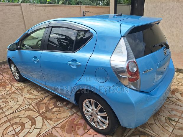 Toyota Aqua 2014 Blue