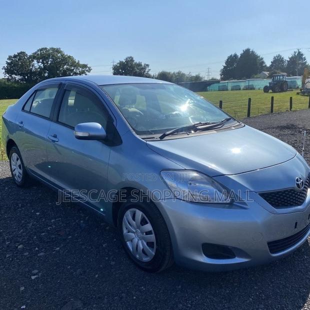 Toyota Belta 2011 Blue