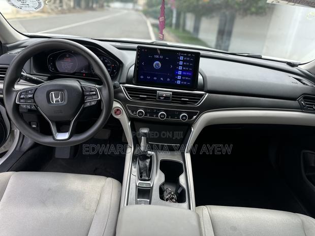 Honda Accord 2018 White