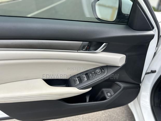 Honda Accord 2018 White