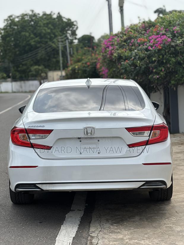 Honda Accord 2018 White