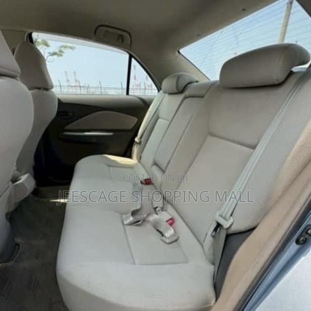 Toyota Belta 2011 Blue