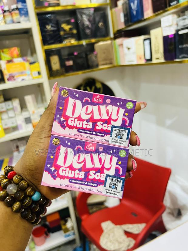Alada Dewy Gluta Soap · Photo 2