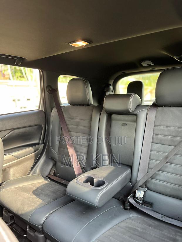 Mitsubishi Outlander 2019 Silver