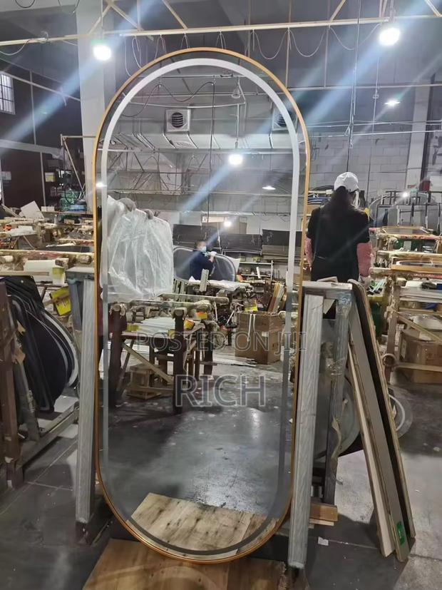 Imported Large Led Mirror for Barbering and Homes at Wholesale Prices · Photo 2