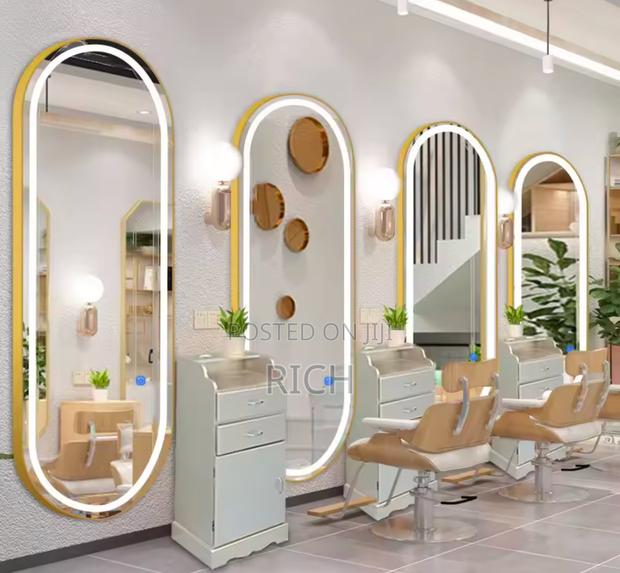 Imported Large Led Mirror for Barbering and Homes at Wholesale Prices · Photo 3