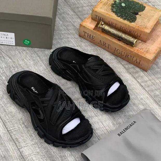 Balenciaga Slippers photo 2