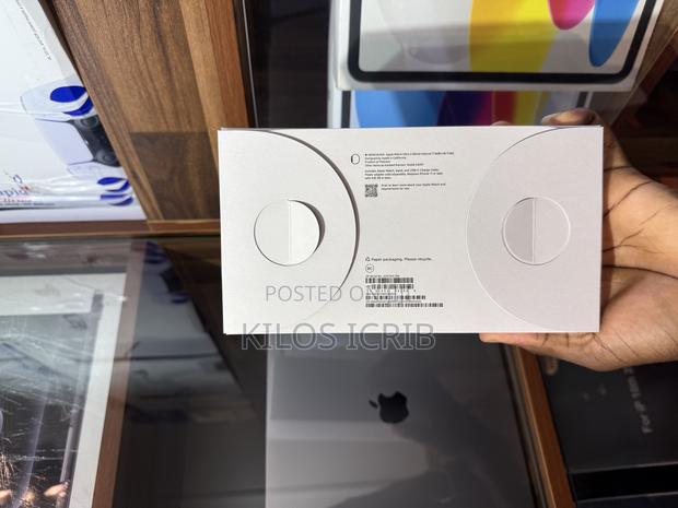 Brand New Apple Watch Ultra 3 49mm Natural Titanium photo 2